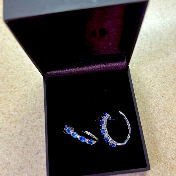 tanzanite Jewelry - 14K white gold and tanzanite earrings